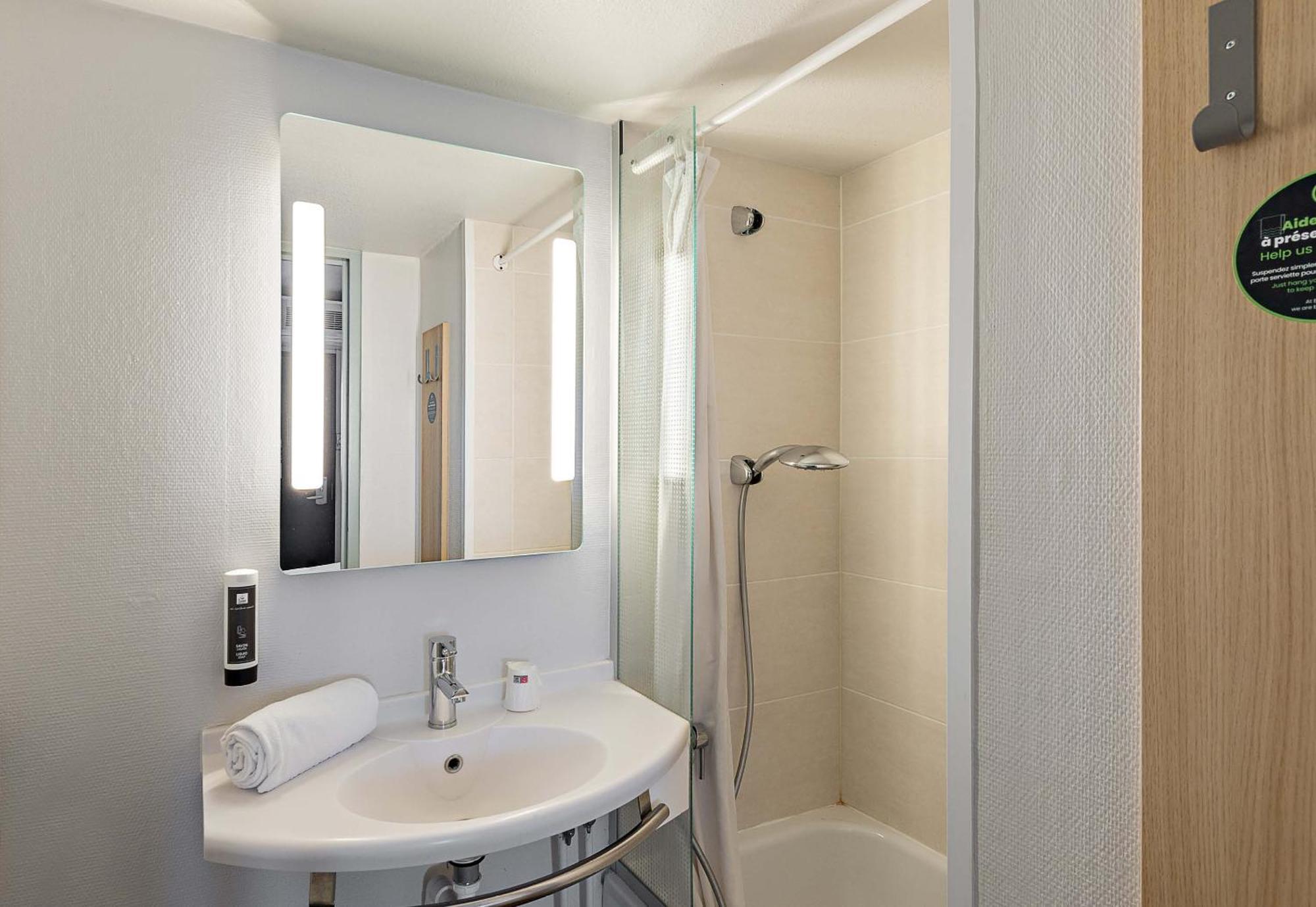 B&B Hotel Rouen Parc Des Expos Zenith Ле-Гран-Кевії Екстер'єр фото